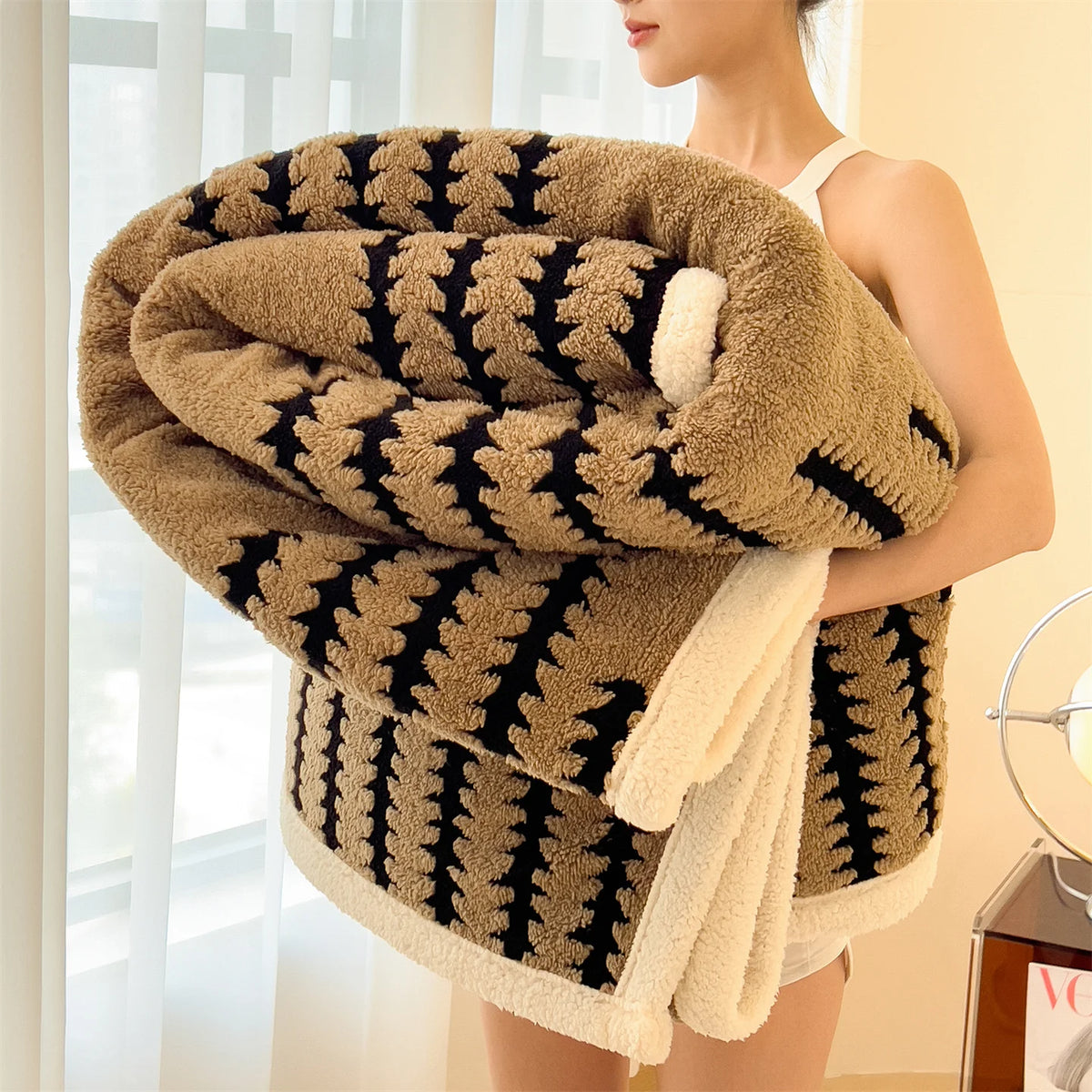 Fluffy Geometric Stripe Fleece Blanket