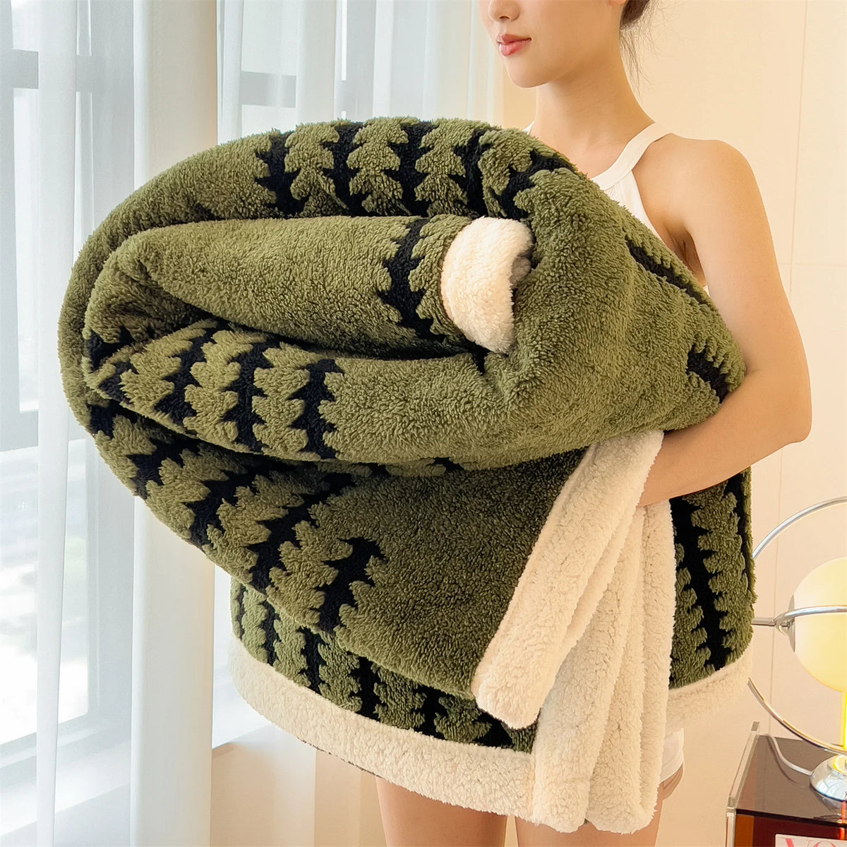Fluffy Geometric Stripe Fleece Blanket